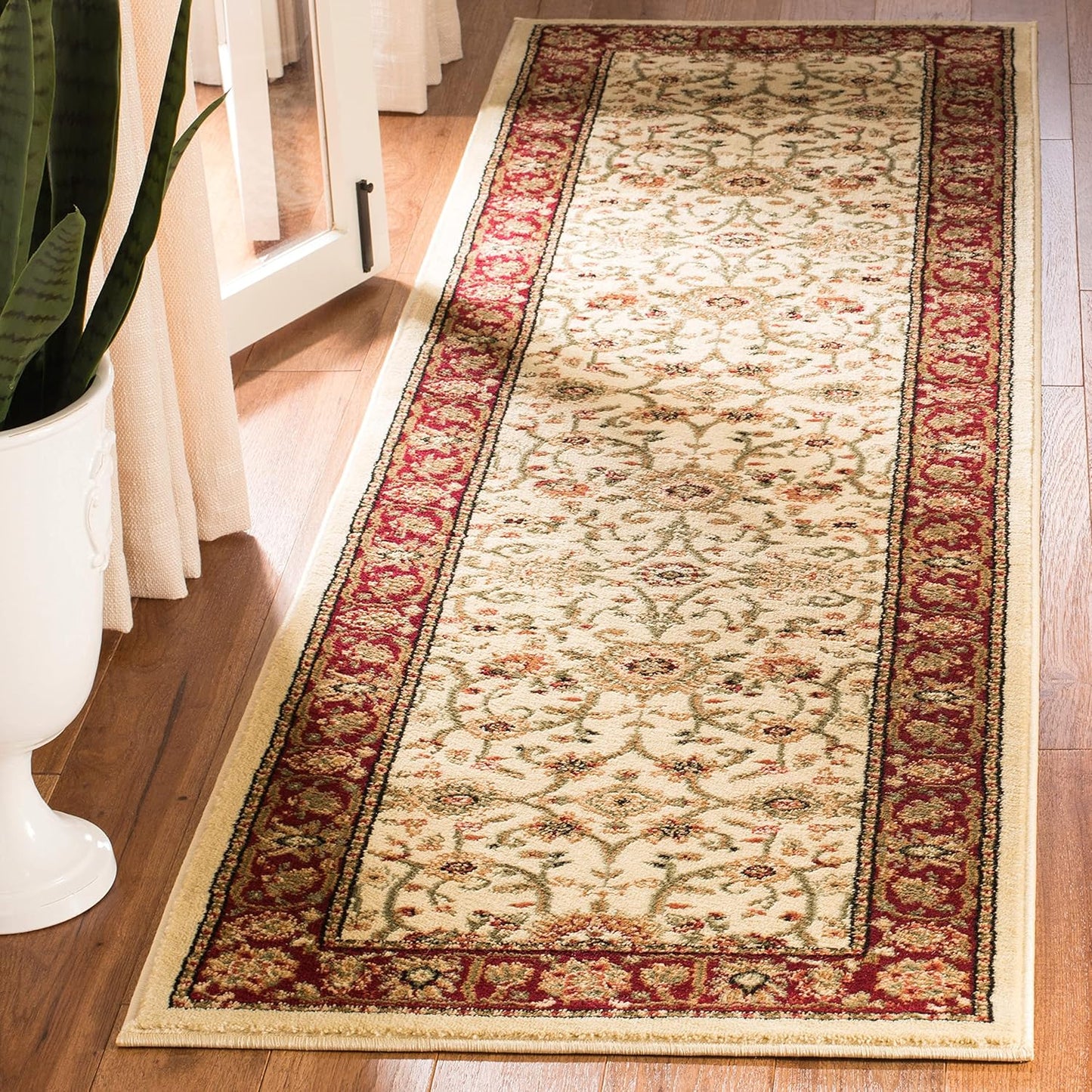 SAFAVIEH Lyndhurst Collection Area Rug - 9' x 12', Ivory & Rust, Traditional Oriental Design, Non-Shedding & Easy Care, Ideal for High Traffic Areas in Living Room, Bedroom (LNH212R)