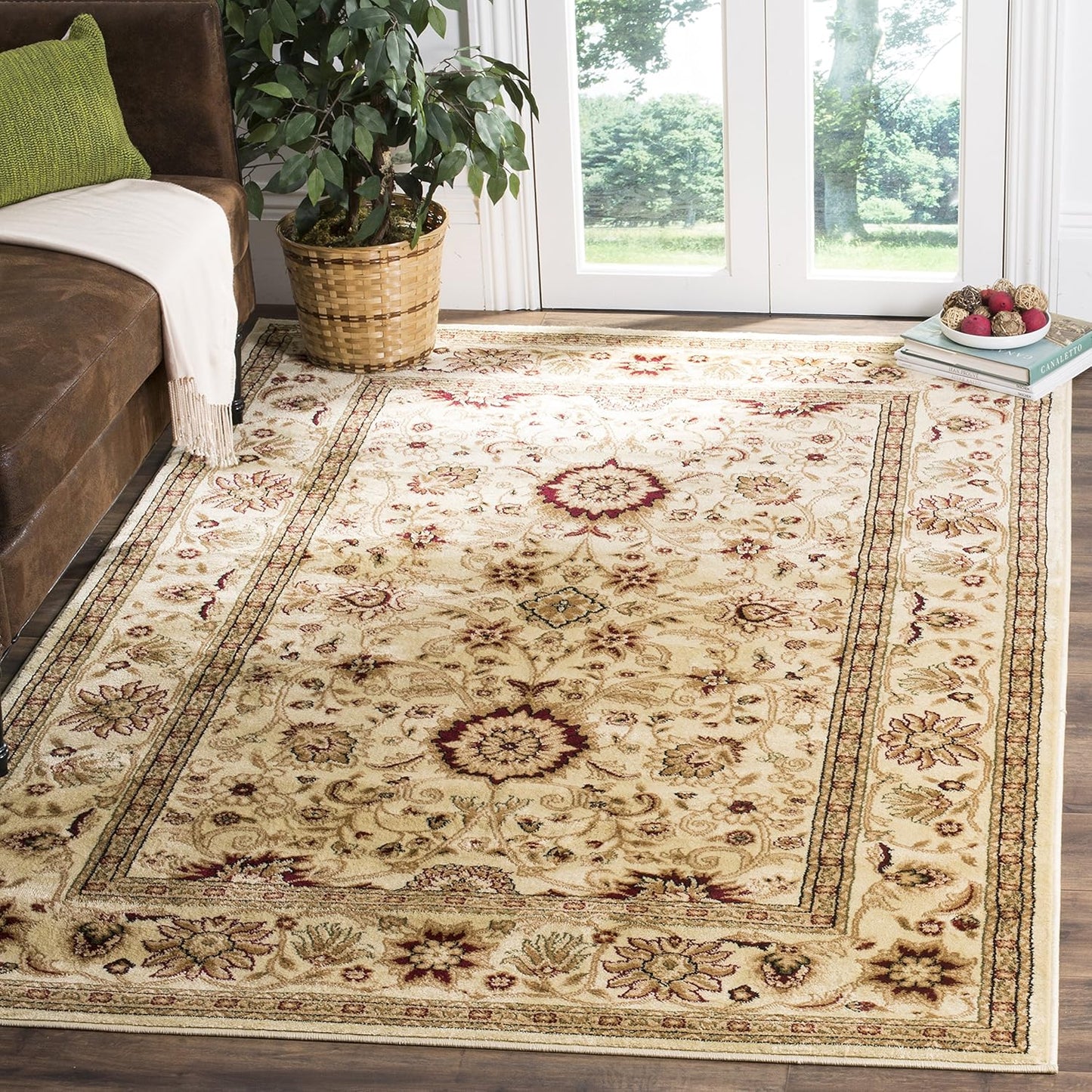 SAFAVIEH Lyndhurst Collection Area Rug - 9' x 12', Ivory & Rust, Traditional Oriental Design, Non-Shedding & Easy Care, Ideal for High Traffic Areas in Living Room, Bedroom (LNH212R)