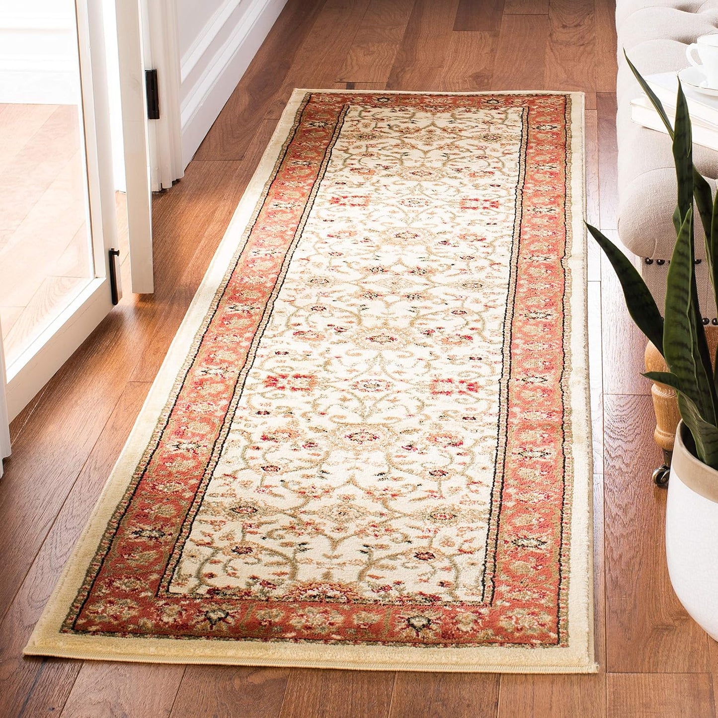 SAFAVIEH Lyndhurst Collection Area Rug - 9' x 12', Ivory & Rust, Traditional Oriental Design, Non-Shedding & Easy Care, Ideal for High Traffic Areas in Living Room, Bedroom (LNH212R)