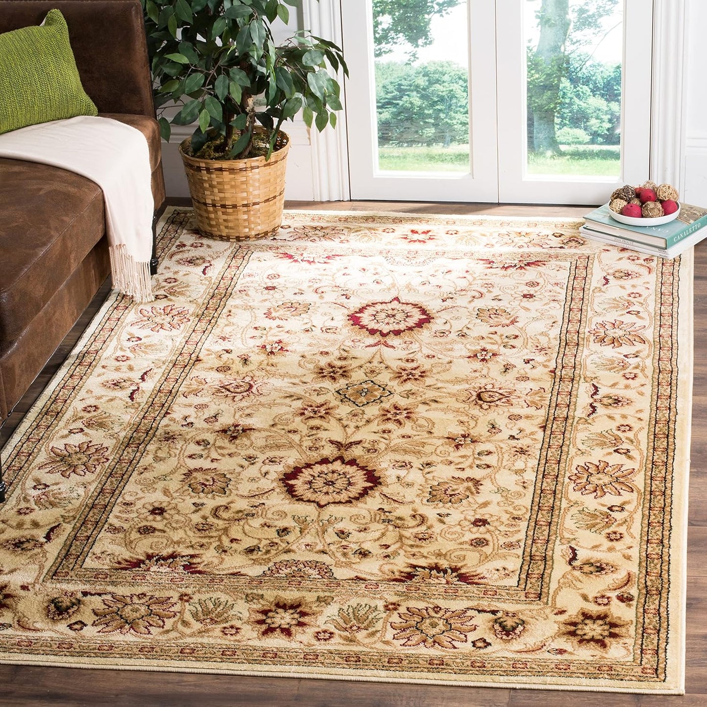 SAFAVIEH Lyndhurst Collection Area Rug - 9' x 12', Ivory & Rust, Traditional Oriental Design, Non-Shedding & Easy Care, Ideal for High Traffic Areas in Living Room, Bedroom (LNH212R)