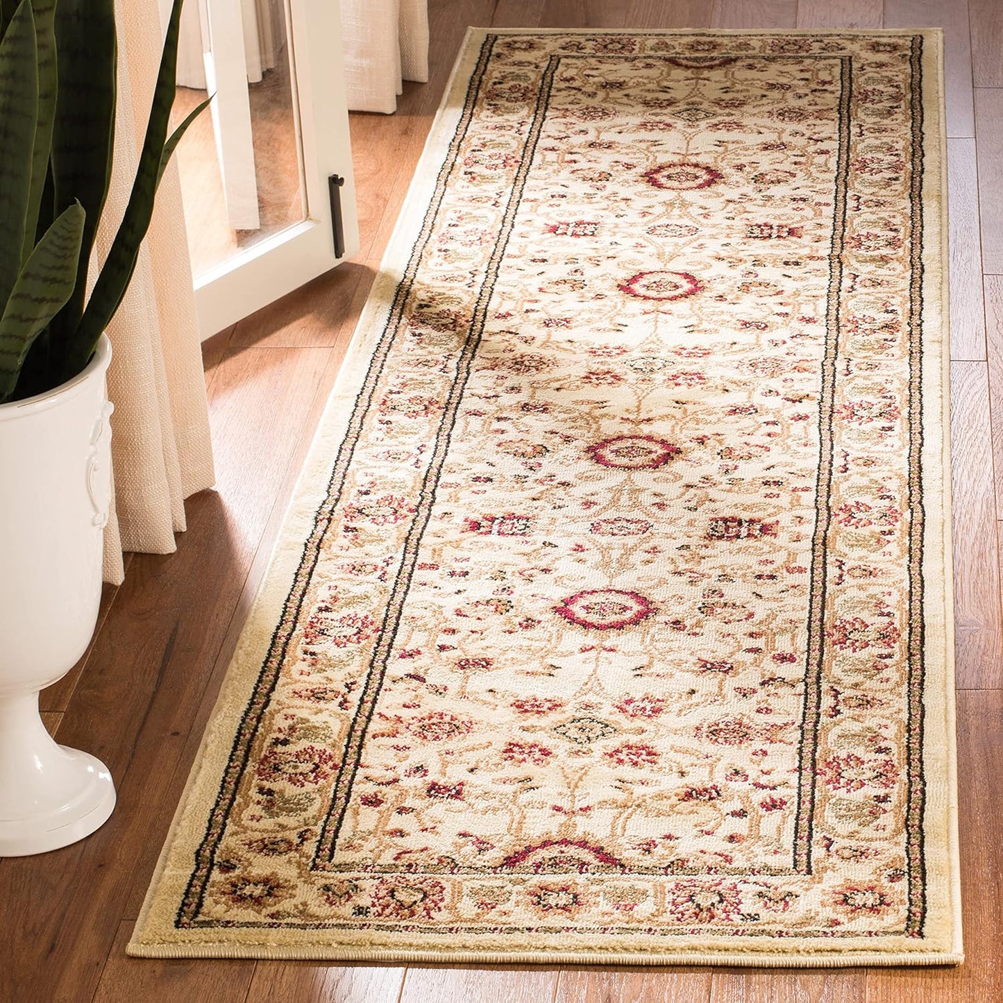 SAFAVIEH Lyndhurst Collection Area Rug - 9' x 12', Ivory & Rust, Traditional Oriental Design, Non-Shedding & Easy Care, Ideal for High Traffic Areas in Living Room, Bedroom (LNH212R)